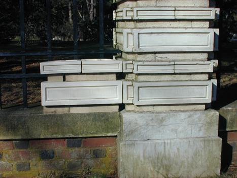 Bricks2_350.jpg (173111 bytes)